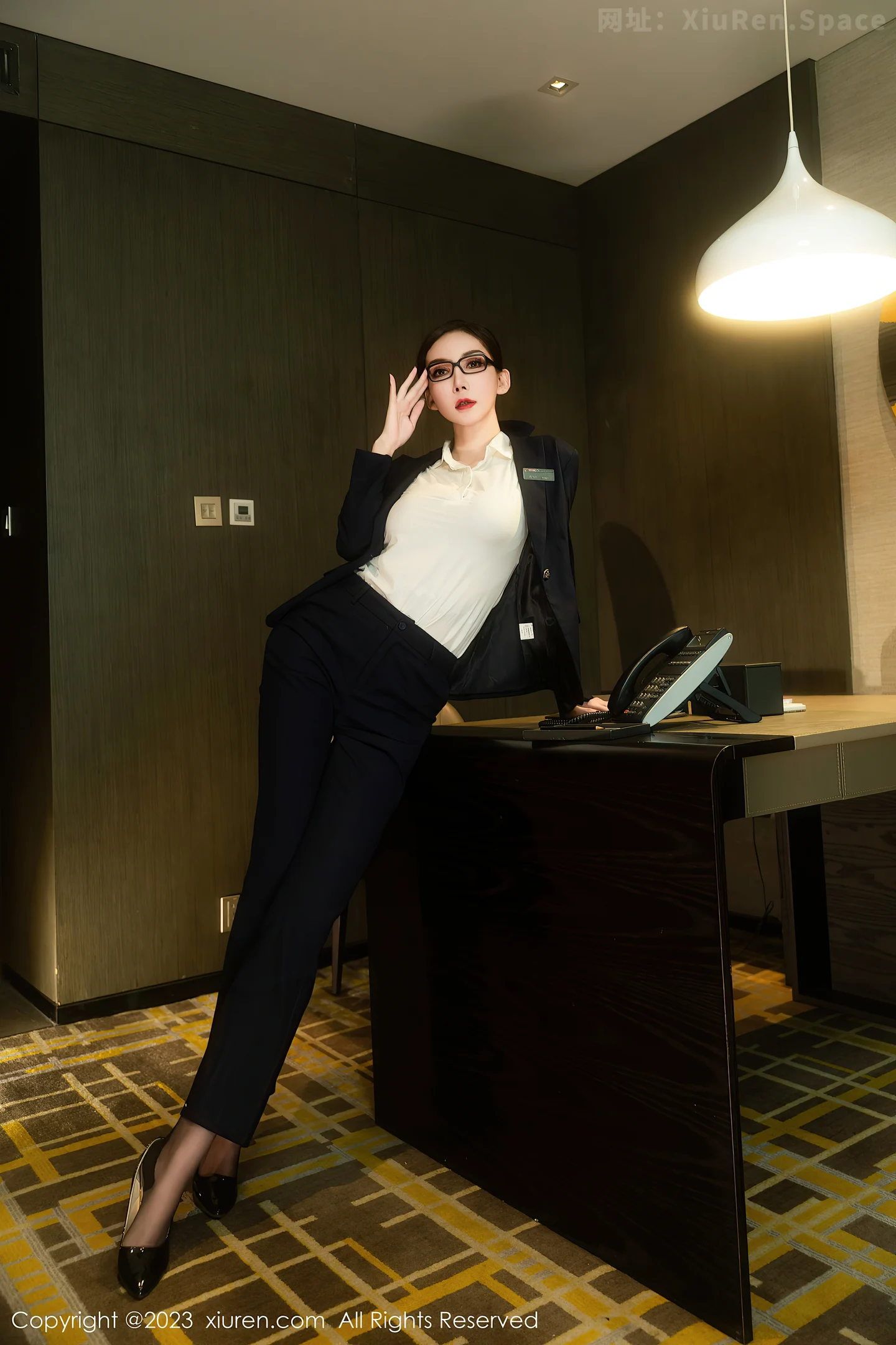 图片[2]-[XiuRen秀人网]VOL.7691 模特陈怡曼私房黑色内衣+性感缕空连体黑丝秀魔鬼身材诱惑写真68P-秀人网官方网站